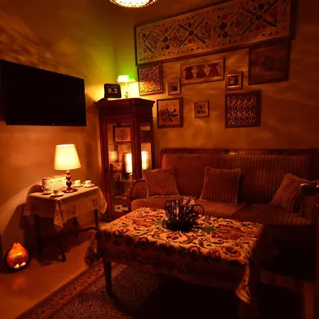 Hostel Station 34 *